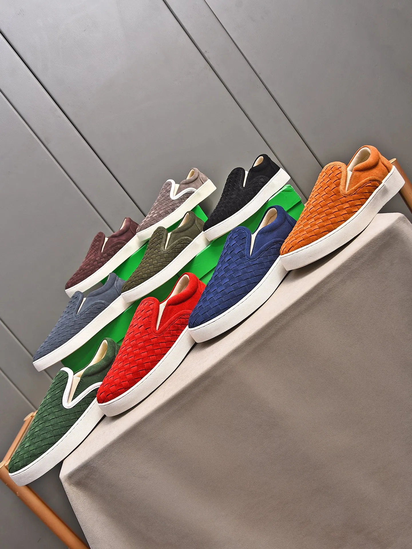 Men's shoes 💰460 [Sleeves series] BOTTEG* VENET* - high-end boutique Size: 38-44 (45 customized) BV new product, first-layer cowhide artificially woven classic style harmoniously blends with contemporary fashion temperament, rubber soles are light and flexible, water-dyed sheepskin pads! [Taobao, Tmall, and live streaming are the first choices]